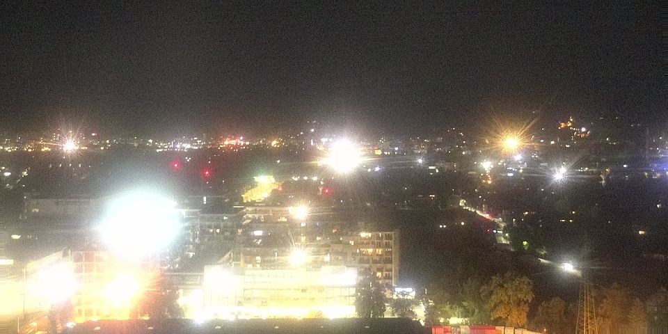 Livebild Baukamera 1 - Webcam 'Gesamtpanorama vom Kamin der Brauerei' - Baustelle Stadtteil Brauquartier, Graz-Puntigam (ca. 5 Minuteninterval)