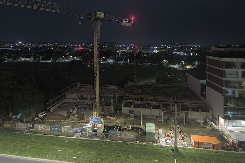 Livebild Baukamera 5 - Webcam 'Gesamtansicht Westseite Bauteil 09' - Baustelle Stadtteil Brauquartier, Graz-Puntigam (ca. 5 Minuteninterval)