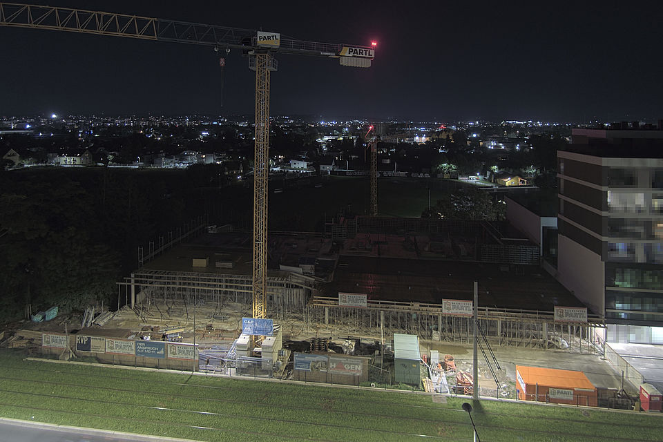 Livebild Baukamera 5 - Webcam 'Gesamtansicht Westseite Bauteil 09' - Baustelle Stadtteil Brauquartier, Graz-Puntigam (ca. 5 Minuteninterval)